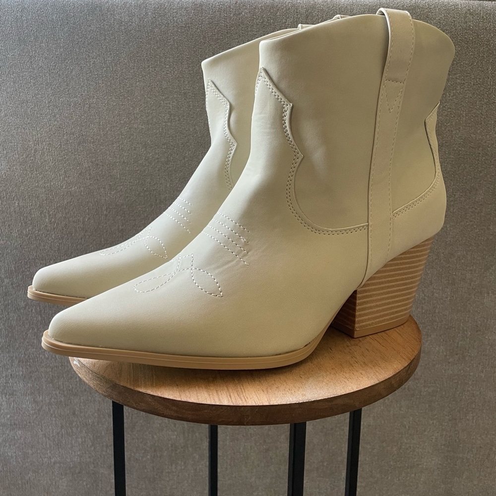 Qupid Western Boots
